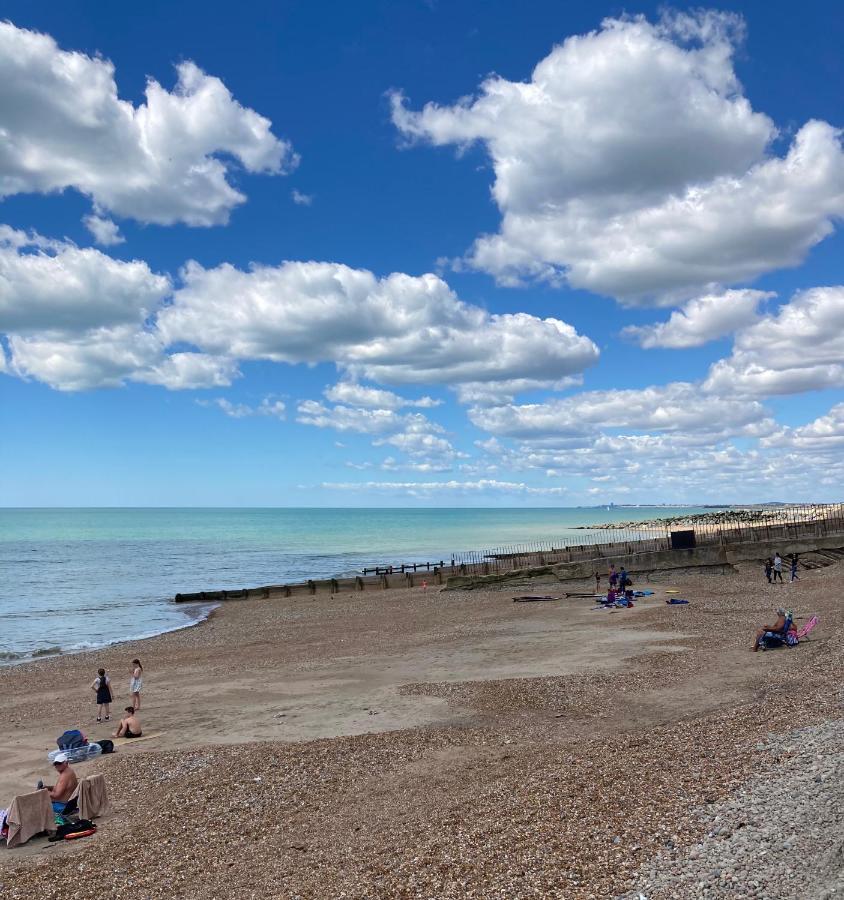 New Seaside Patio - By My Getaways Hove